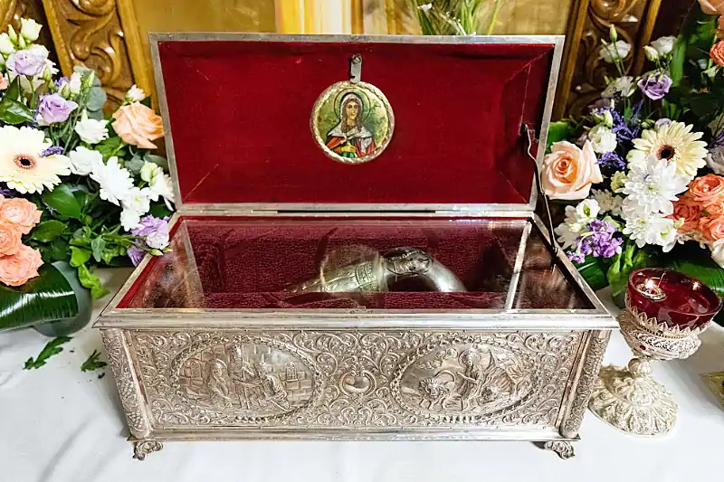 Moaștele Sfintei Mari Mucenițe Chiriachi - Catedrala Episcopală din Huși